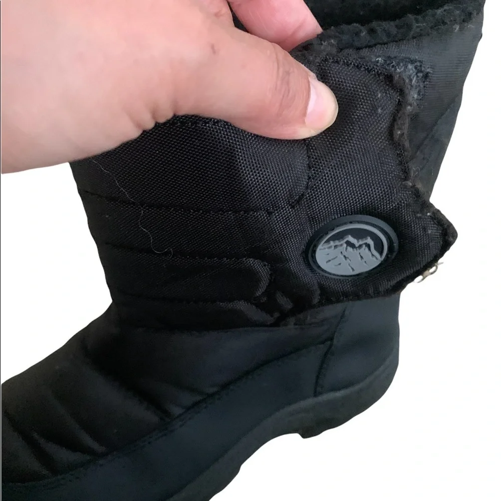 Black Snow Boots Youth Boys Size 4 Waterproof Big Boy Mountain Hike